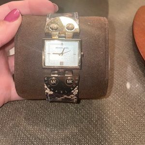 Michael Kors stylish ladies leather watch